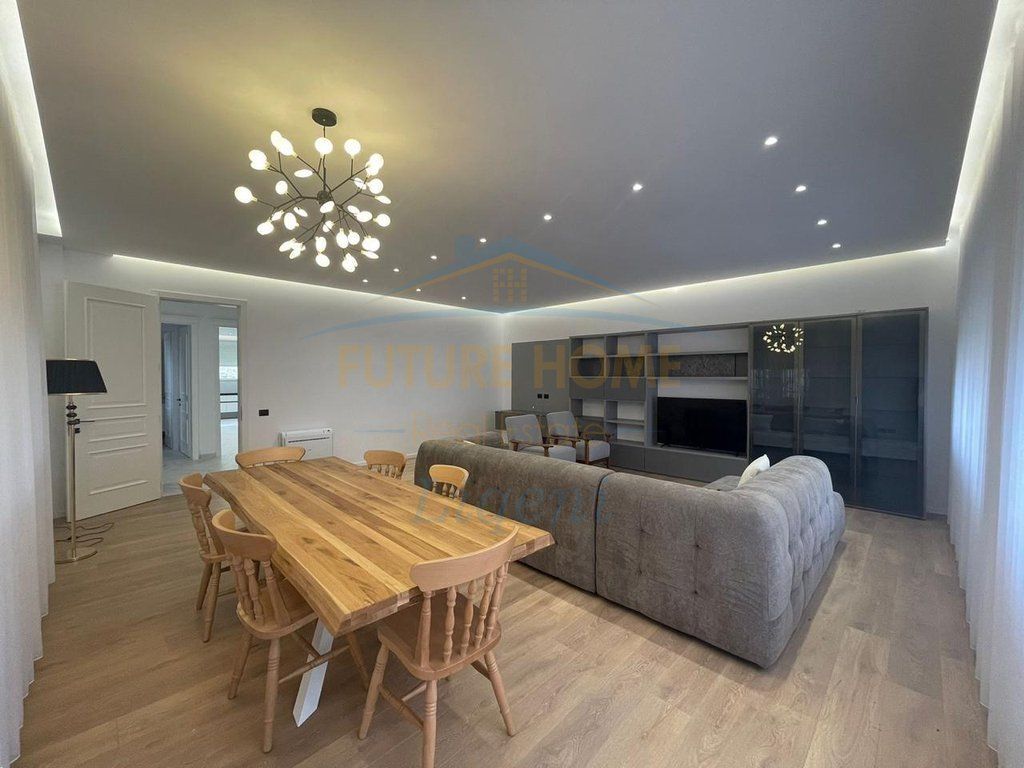 Qera, Vilë, Teg, Secret Garden, Tirane.