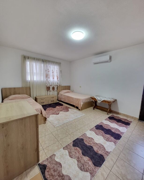 Apartament 2+1, Sheshi Willson!