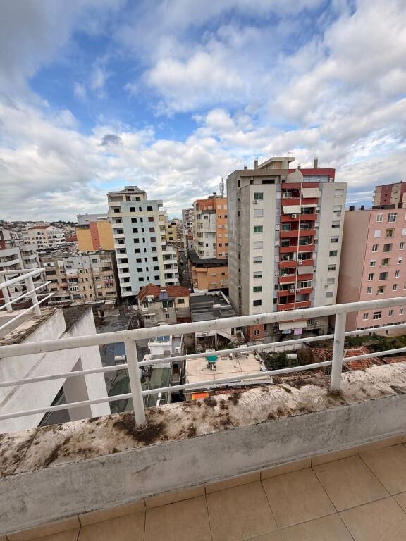 JEPET ME QERA APARTAMENT 1+1 ISH RAJONI,DURRES