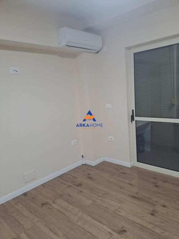 JEPET ME QERA APARTAMENT 2+1+1 " 9-KATËSHE " 900 €