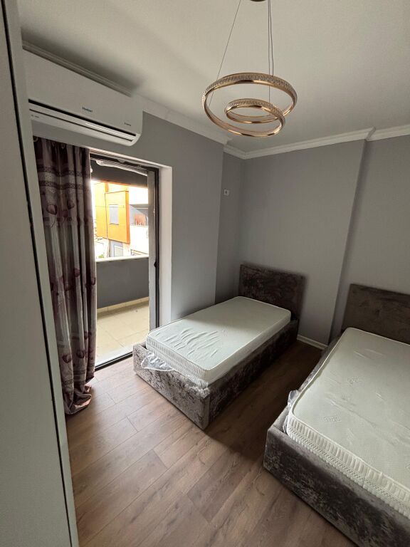 Jepet me qira apartament 1+1  Astir, Rruga Loni Ligori