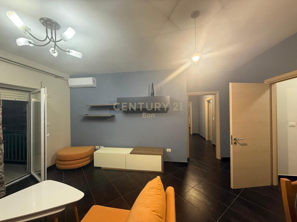 Apartament 2+1 Me Qira në Plazh Stacioni i parë, Durrës!