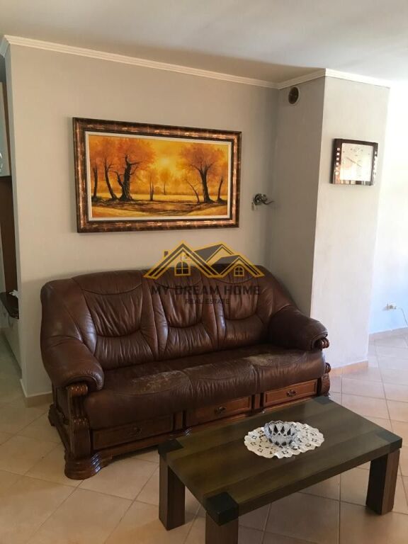 JEPET ME QERA APRTAMENT 3+1+2+ VERAND VOLLGA DURRES!
