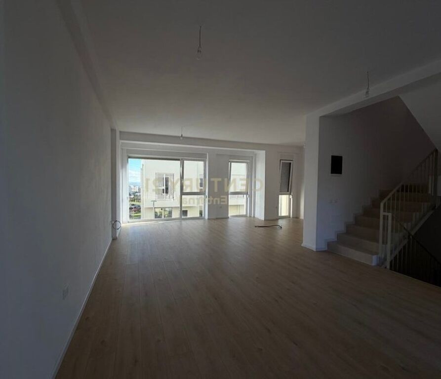 Vilë Për Shitje tek Rezidenca ''ABA'' , në Farke 380,000 €