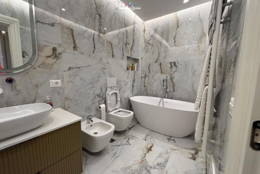 Penthouse Ne Shitje 3+1+2 Ne Univers City (ID B130109) Tirane.