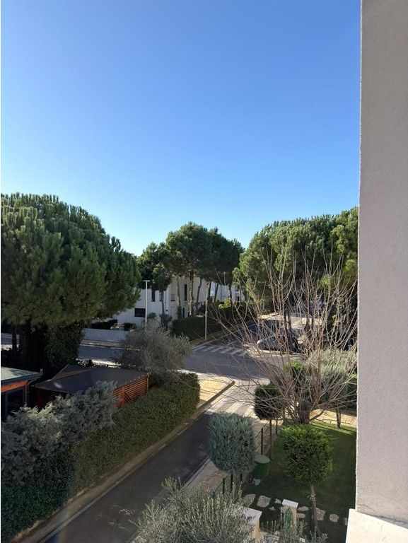 VALAMAR, JAPIM ME QIRA VJETORE 2+1+2 POSTE PARKIMI