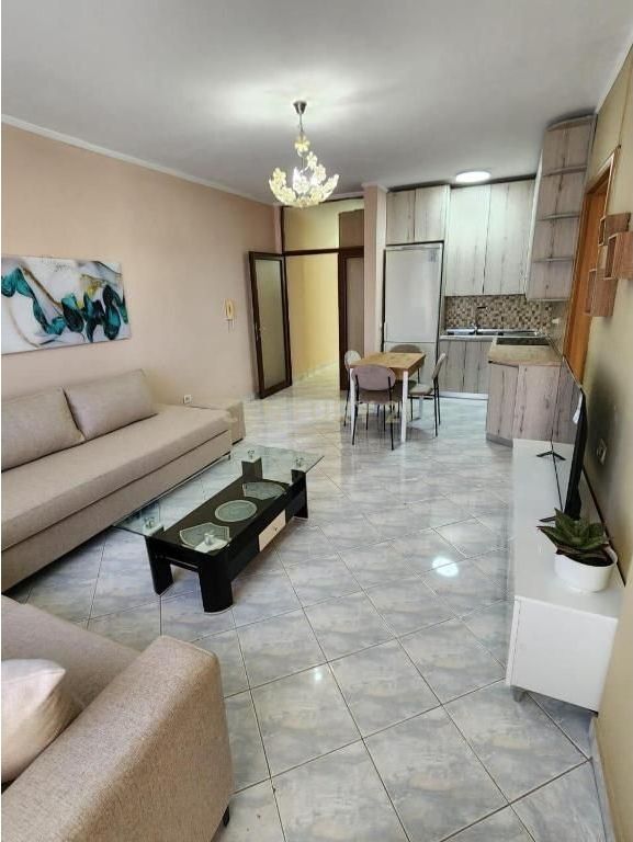 Apartament 1+1 Me Qira në Plazh Hekurudha, Durrës