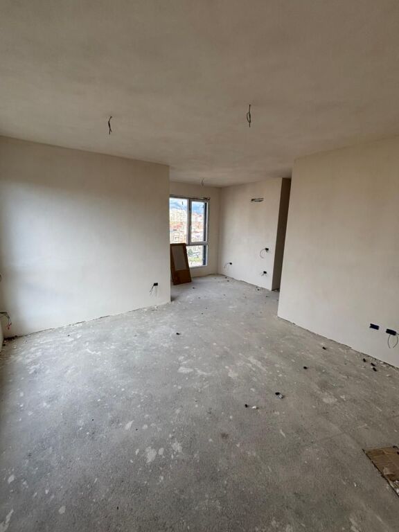 Appartamento 3+1+2 in vendita vicino al campo di Ali Demi