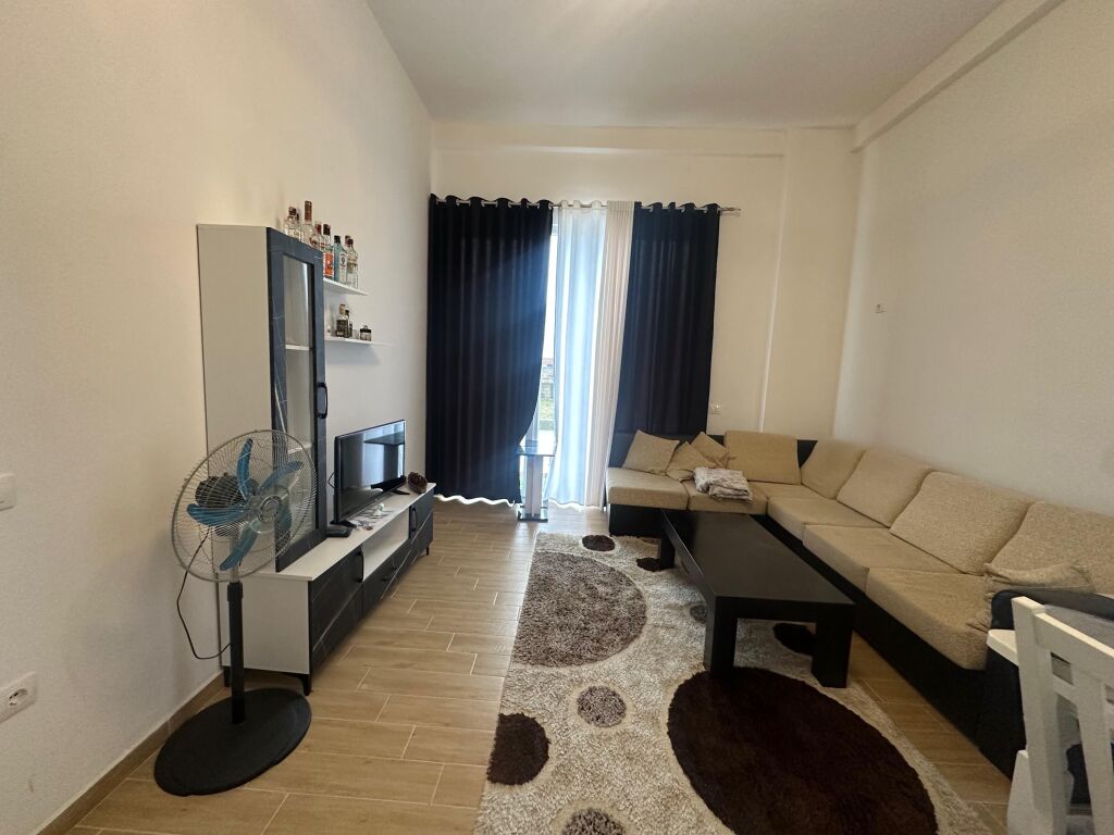 Apartament me qera 2+1