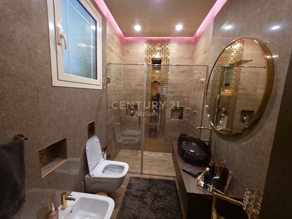 JEPET ME QIRA VILE 3 KATESHE TEK VILAT AMERIKANE!