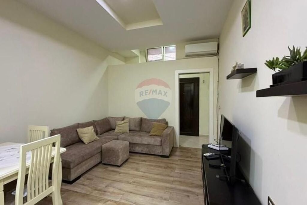 Apartament 2+1 për qira – Myslym Shyri!