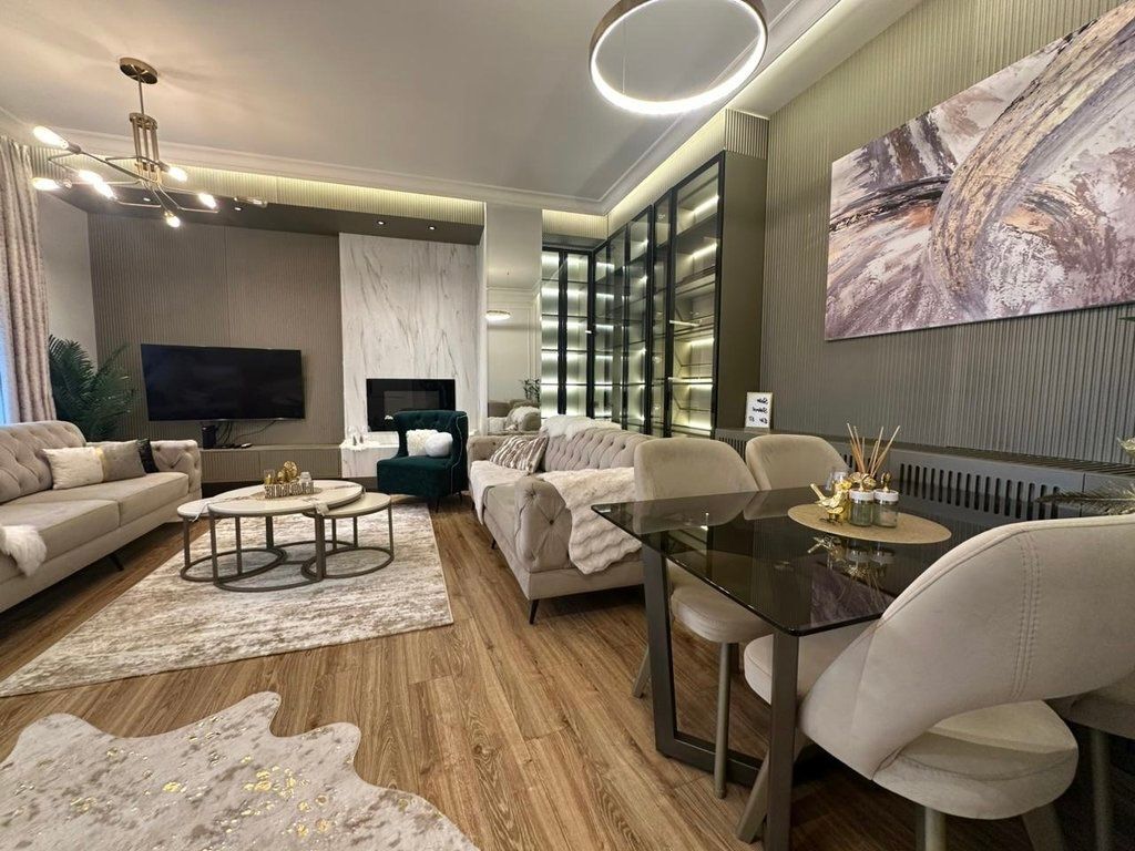 We rent out a 2+1+2 apartment with parking space, Park Gate Residence