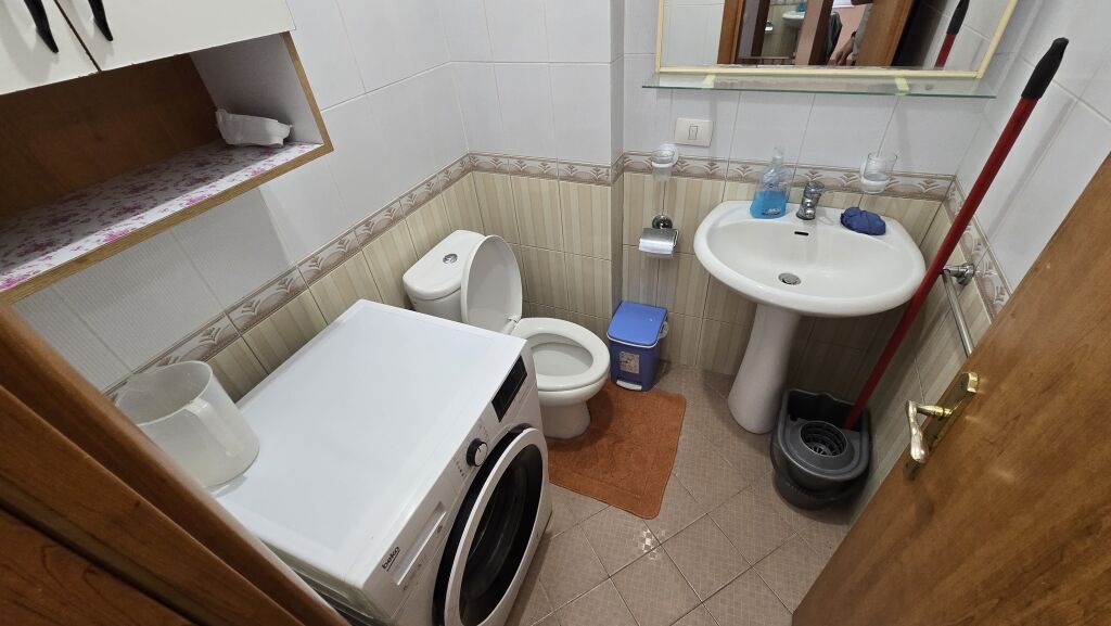 Jepet me qera apartament 2+1+2 tek Kodra e Diellit prane Eleonores