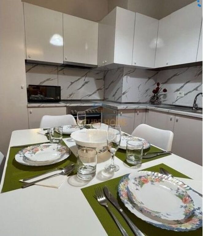 Affitto, Appartamento 2+1, Petro Nini, Bllok, Tirana.