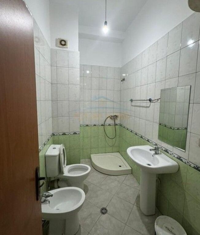 In vendita, Appartamento 1+1, Fresk, Tirana.