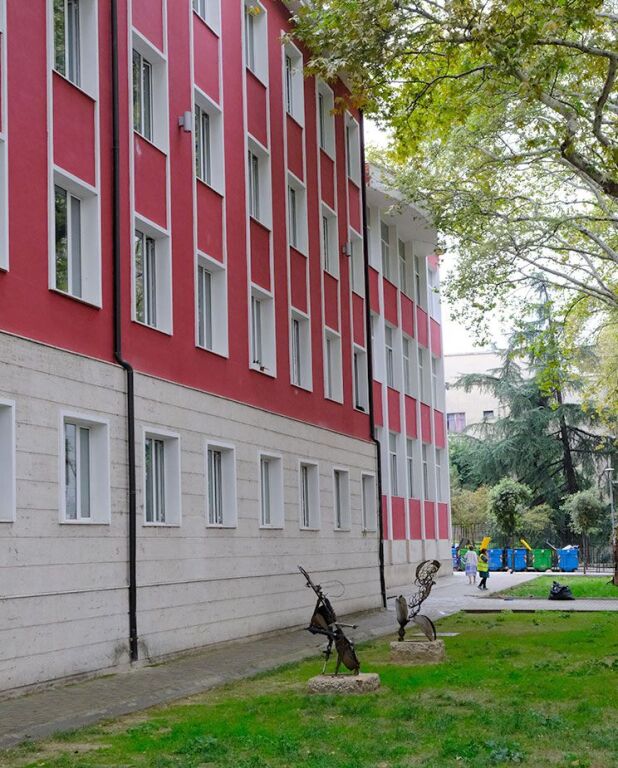 Ambjent zyre me qira tek Rtsh!