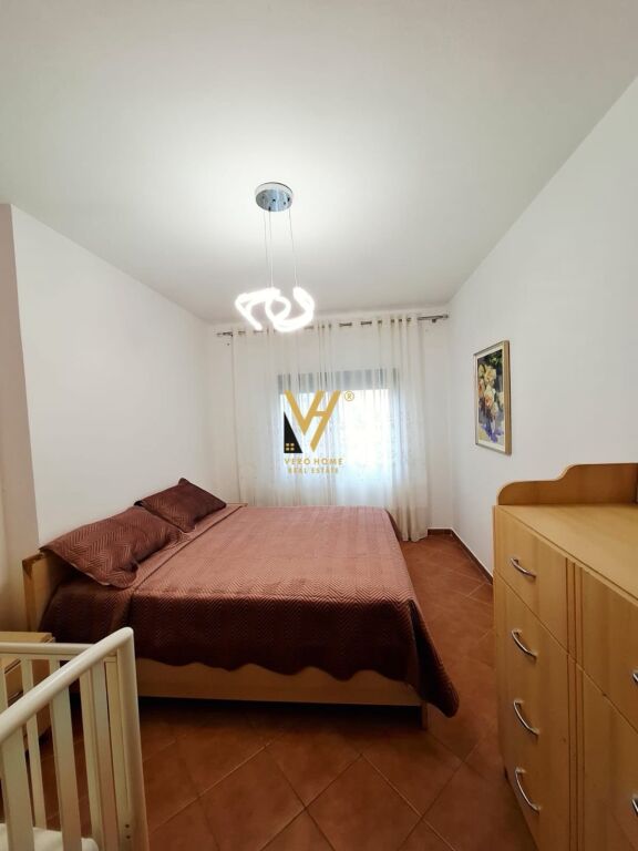 JEPET APARTAMENT 2+1+BLK ME QIRA TE RRUGA HIM KOLLI 70.000 LEKE