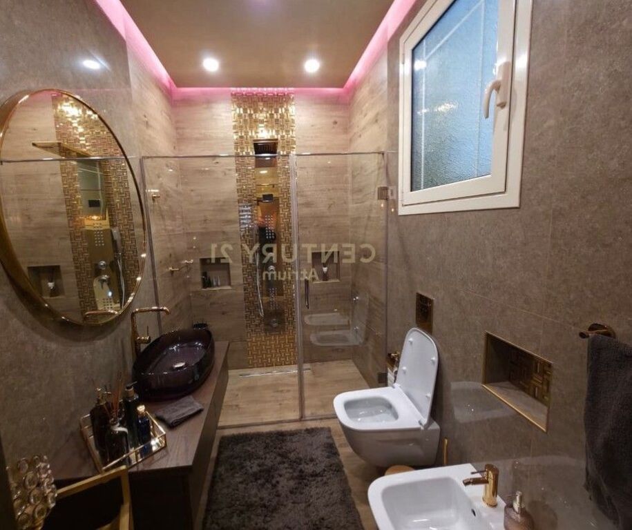 JEPET ME QIRA VILE 3 KATESHE TEK VILAT AMERIKANE!