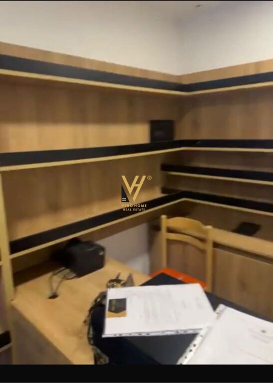 NEGOZIO IN AFFITTO 13 M2 IN PIAZZA WILLSON 25.000 LEKE