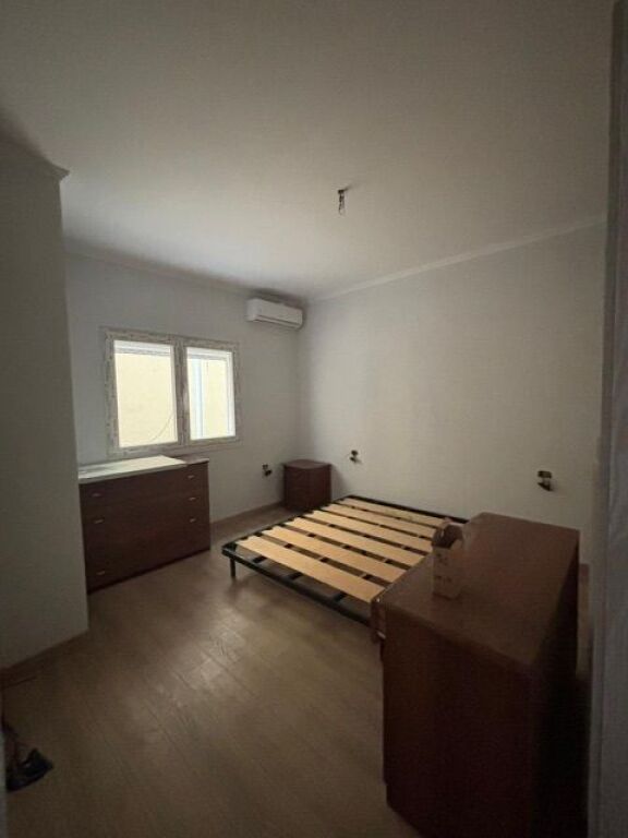 Apartament 1+1 Te xhamia n don bosko duke u mob.350€