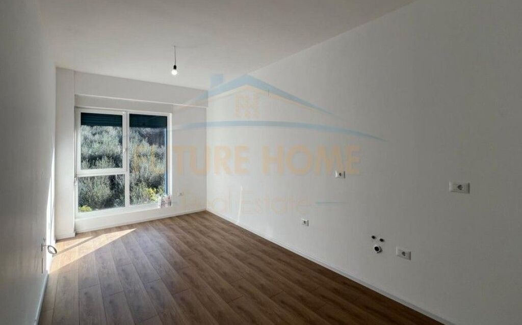 Shitet,Apartament 1+1 Fresku,Tirana.