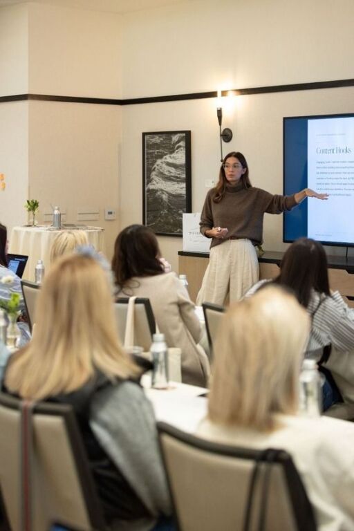 AMBIENT BIZNESI ME QIRA PER ZYRA - XHAMLLIK