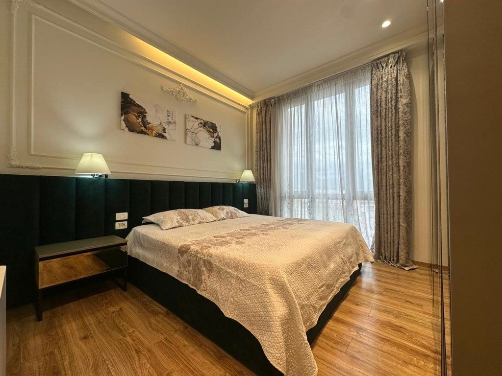 We rent out a 2+1+2 apartment with parking space, Park Gate Residence