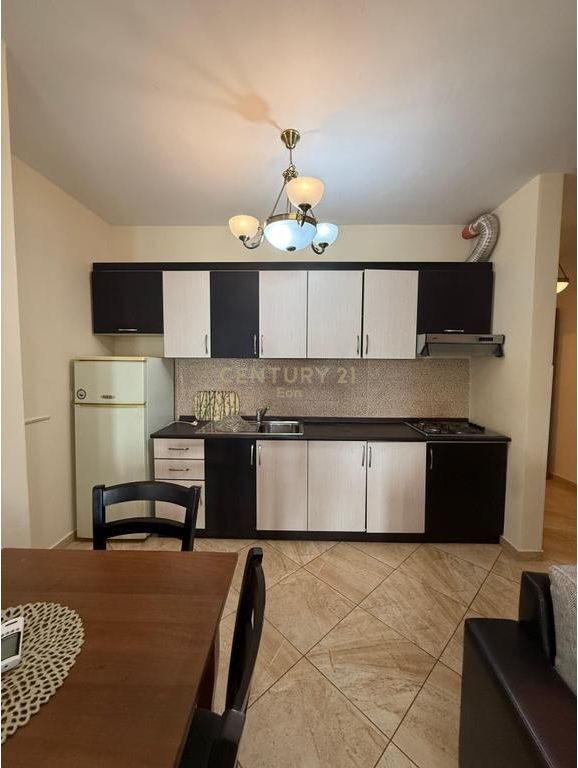 Apartament 2+1 Me Qira në Plazh, Durrës !!