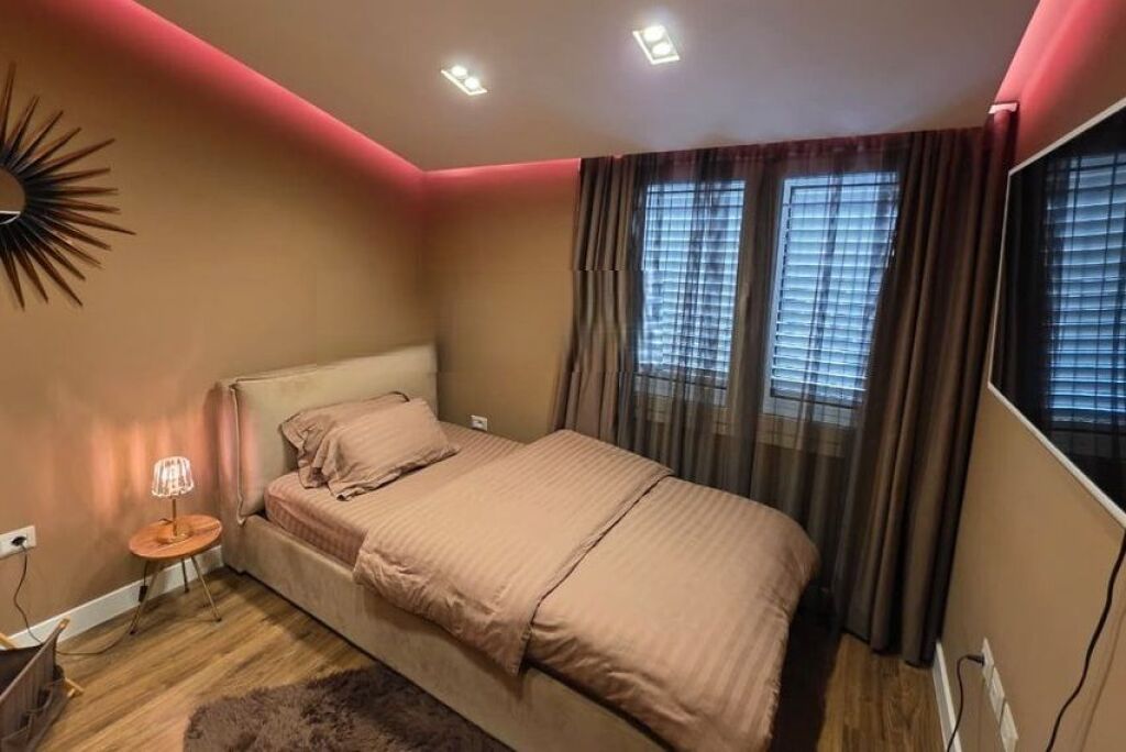 AFFITTASI VILLA SU 3 PIANI ALLE VILLE AMERICANE!