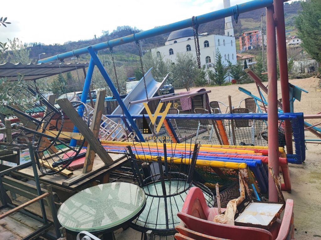 BUSINESS SPACE 250 M2 FOR RENT IN KOMBINAT 60,000 LEKE