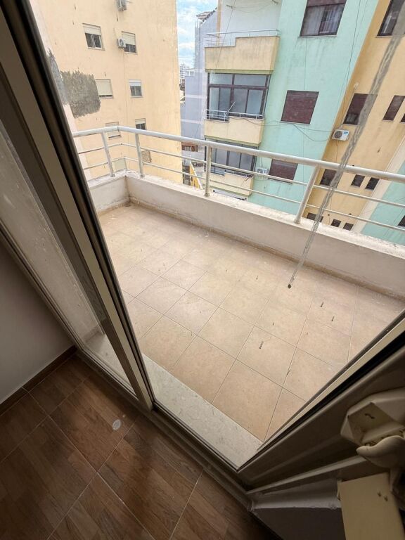 SHITET APARTAMENT 2+1+2 TEK ISH RAJONI,DURRES