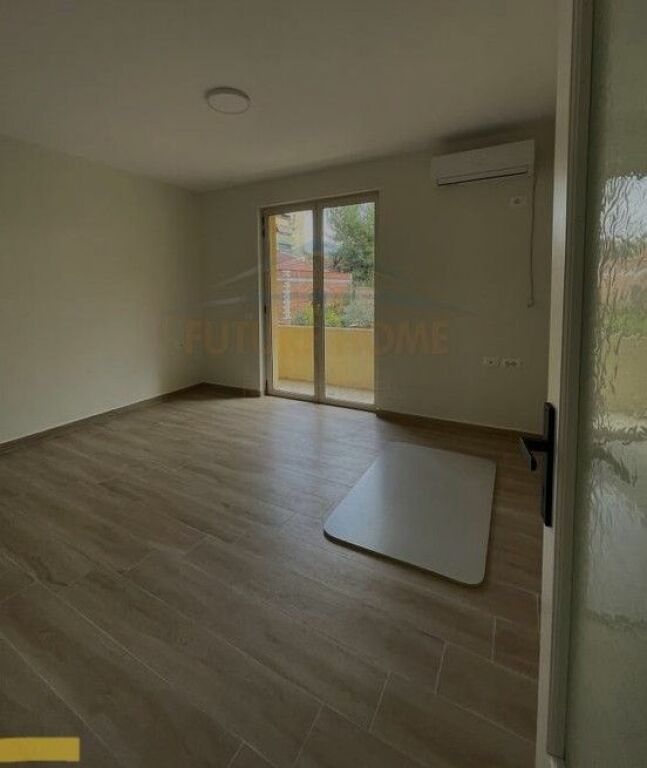 Qira, Ambient Biznesi, Rruga e Durrësit,Tiranë