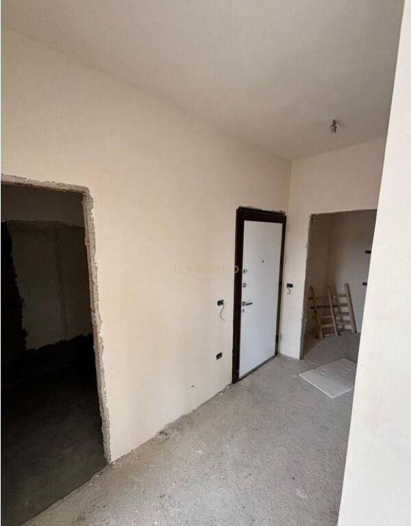 Vendiamo appartamento 2+1+2 vicino a Fusha e Ali Demit