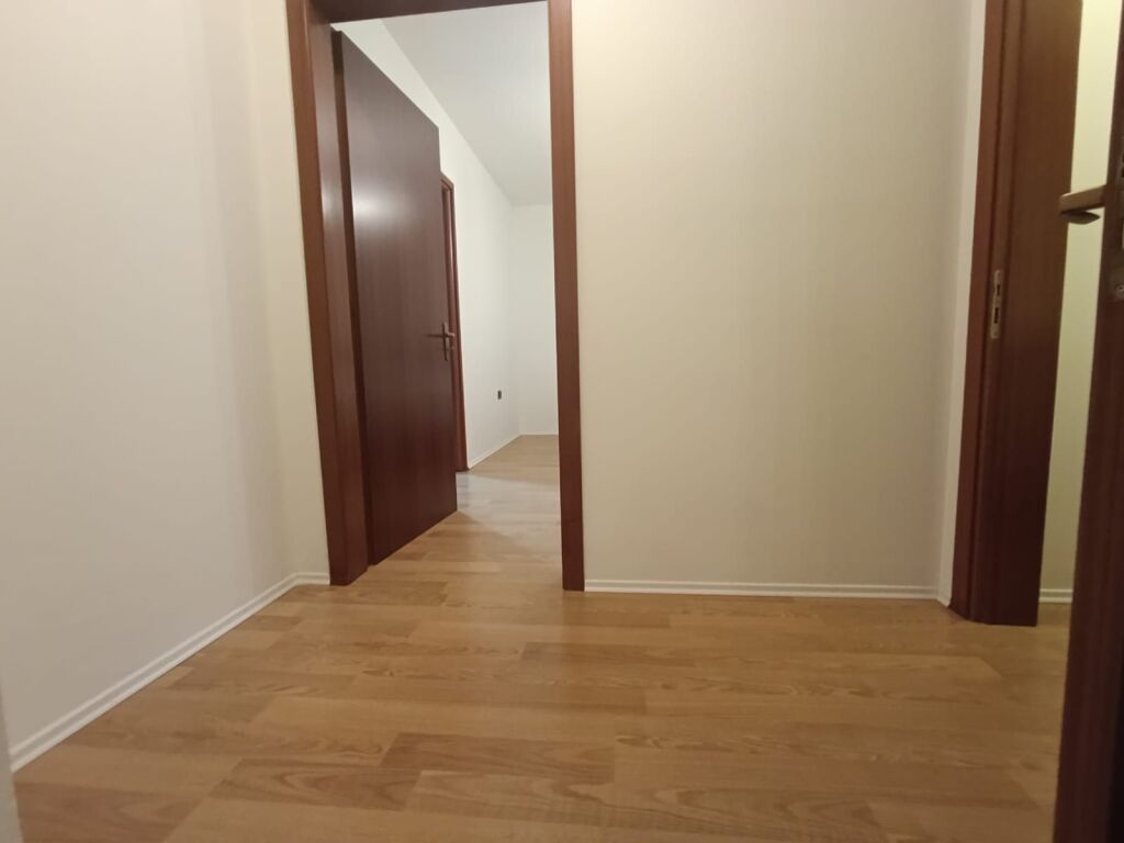 APARTAMENT ME QIRA 1+1+2 DEPO PRANE SHKOLLES SE BALETIT !