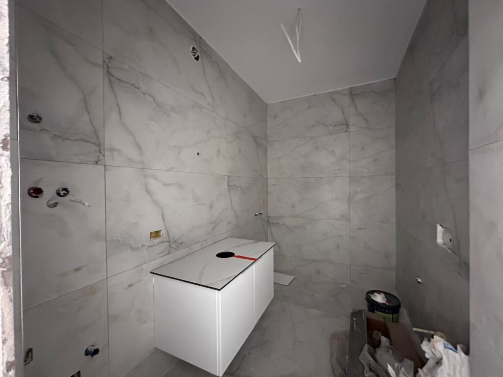 Sarande shitje Apartament me pamje  