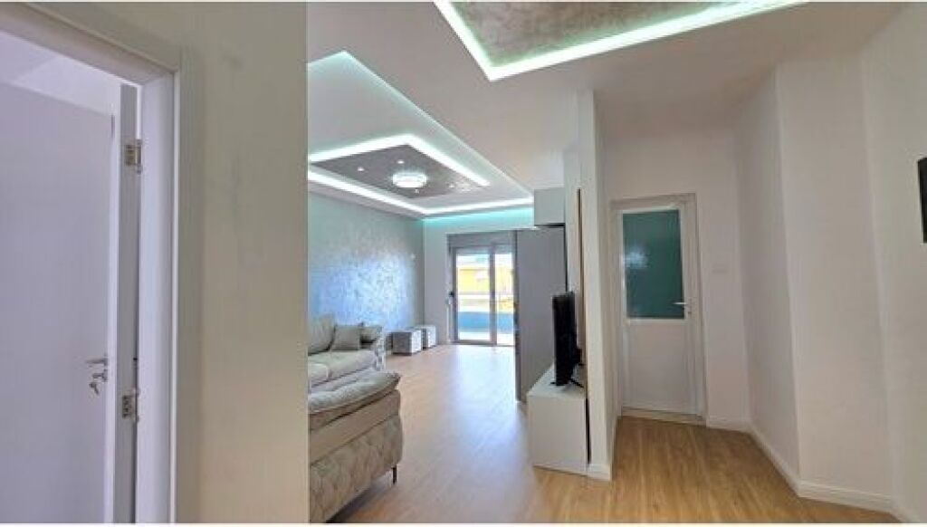 Apartment 2+1+2 for sale on Lungomare