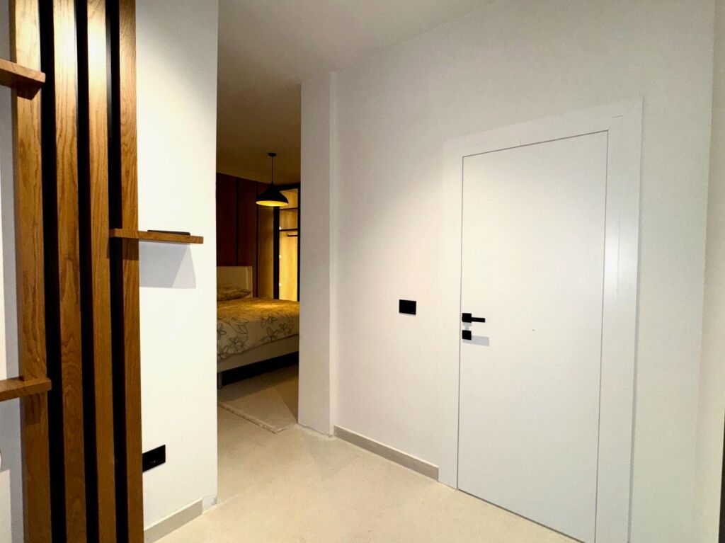 QIRA APARTAMENT 1+1- LIBRI UNIVERSITAR Tirane