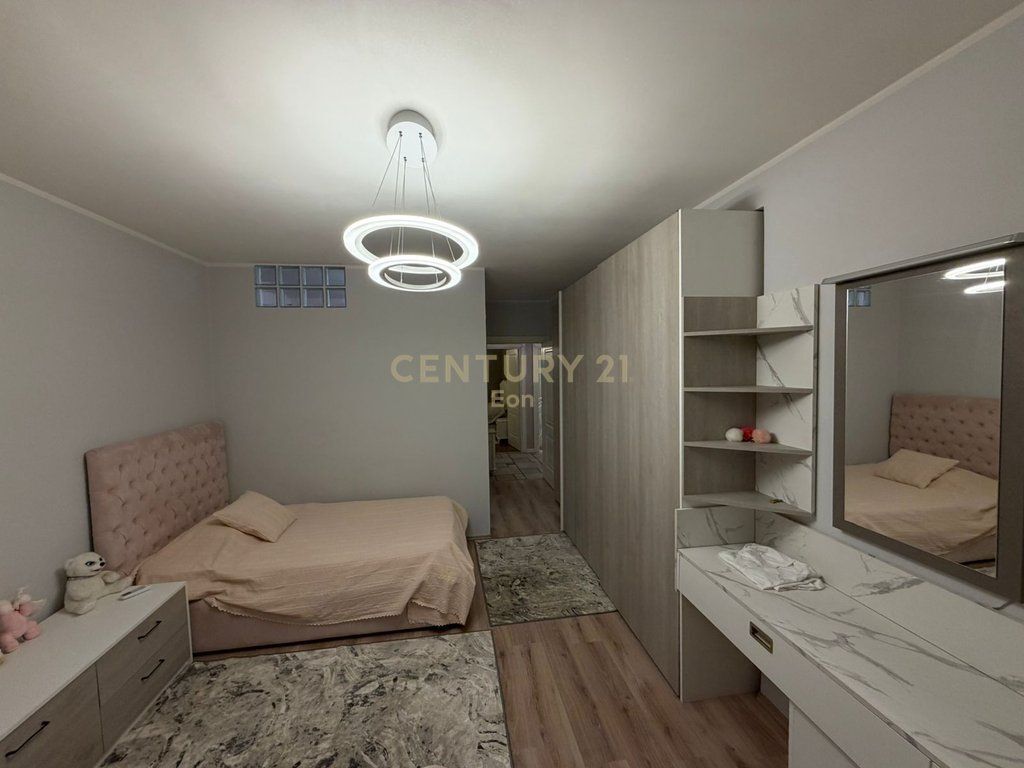 JEPET ME QIRA APARTAMENT 2+1, PRANE BASHKISE DURRES !