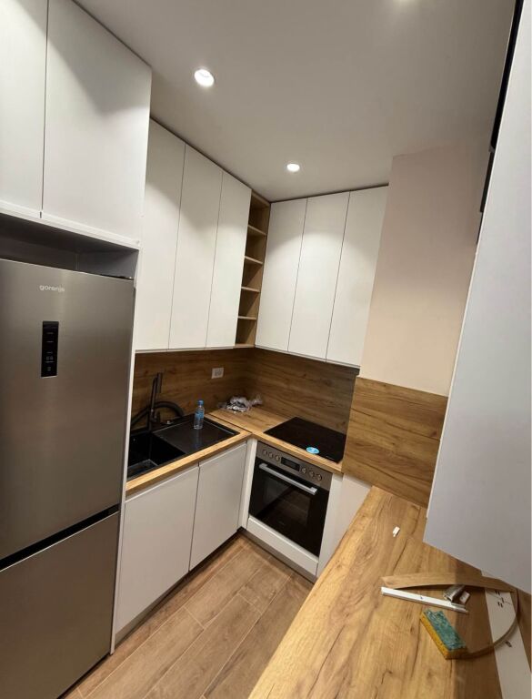 Apartament 1+1 plus post parkimi me qira tek Zogu i zi!
