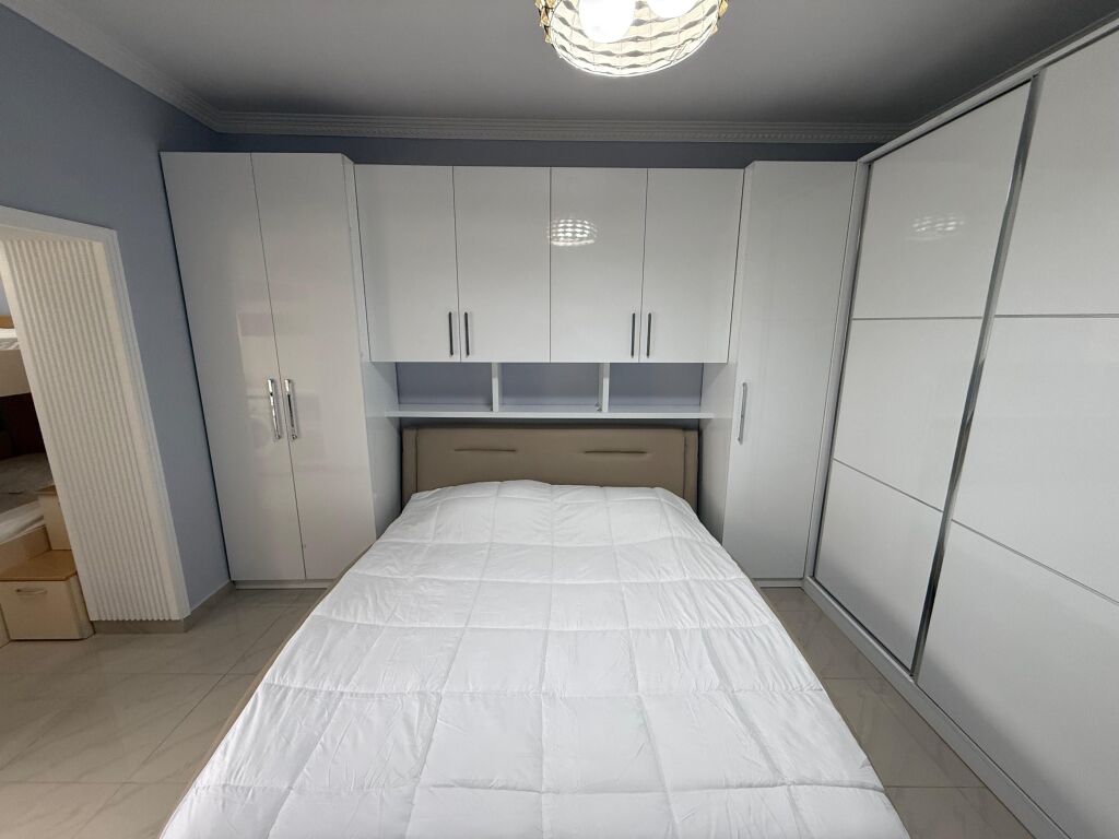 🏡 Japim me qira apartament 1+1 tek Bar Oslo – Rruga Bardhyl