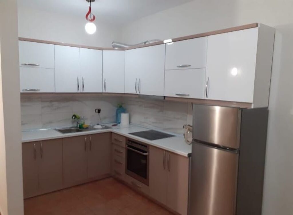Jepet super apartament 1+1 në zonën e Plazhit, Durrës,