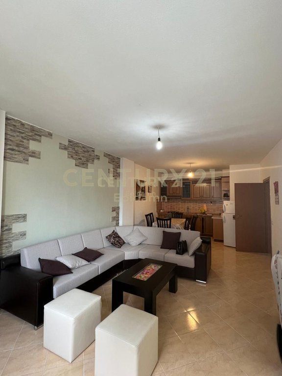 Apartament 2+1 për Qira në Hyrje te Durrësit!