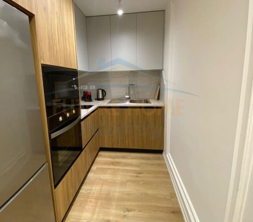 Qera, Apartament 2+1+2 Duplex, Qendër, Tiranë.