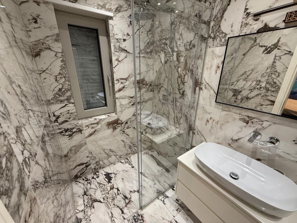 Jepet me qira apartamet 3+1+2 pas Ring center ,Zogu Zi