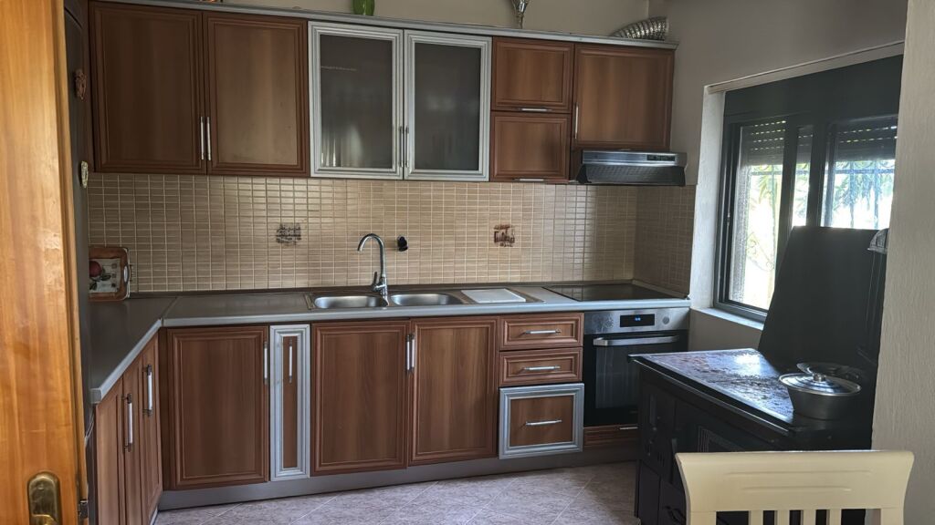 SHITET VILË INDIVIDUALE 3-KATËSHE + PAPAFINGO LAGJJA NR. 13, PLAZH, DURRËS!