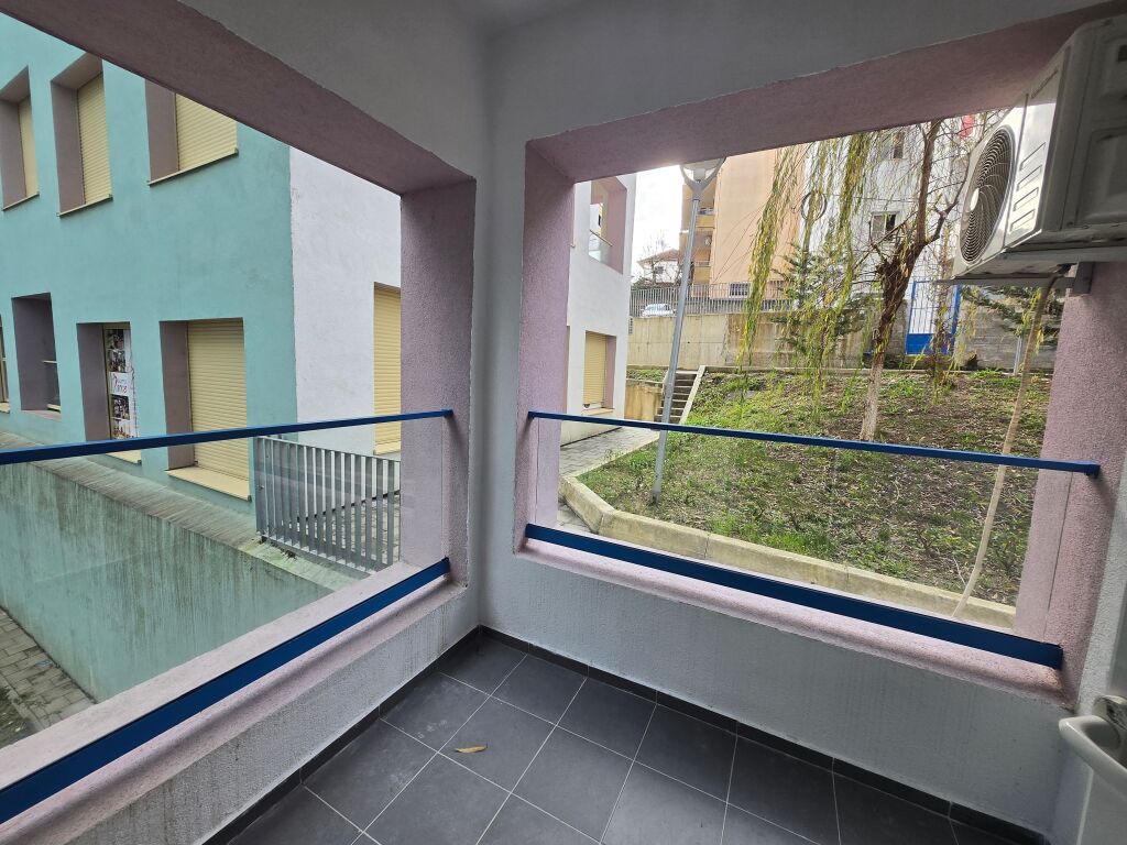 Renting out 2+1 apartment, at Kompleksi Mangalem 21 (empty)