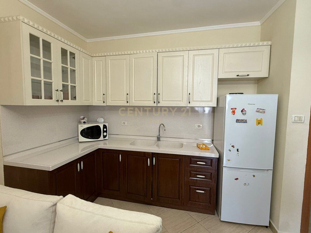 JEPET APARTAMENT 2+1+2 ME QIRA PRANE KAZAZIT NE DURRES!