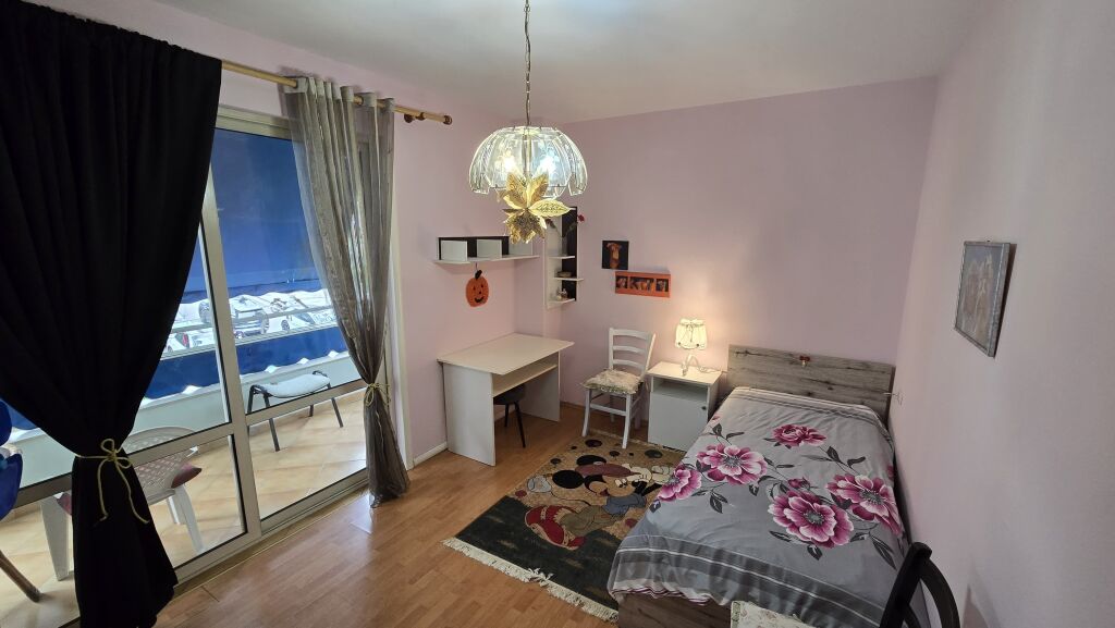 Jepet me qera apartament 2+1+2 tek Kodra e Diellit prane Eleonores
