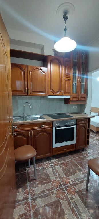 Apartament 1+1 për qera 5 Maji/Concord Center