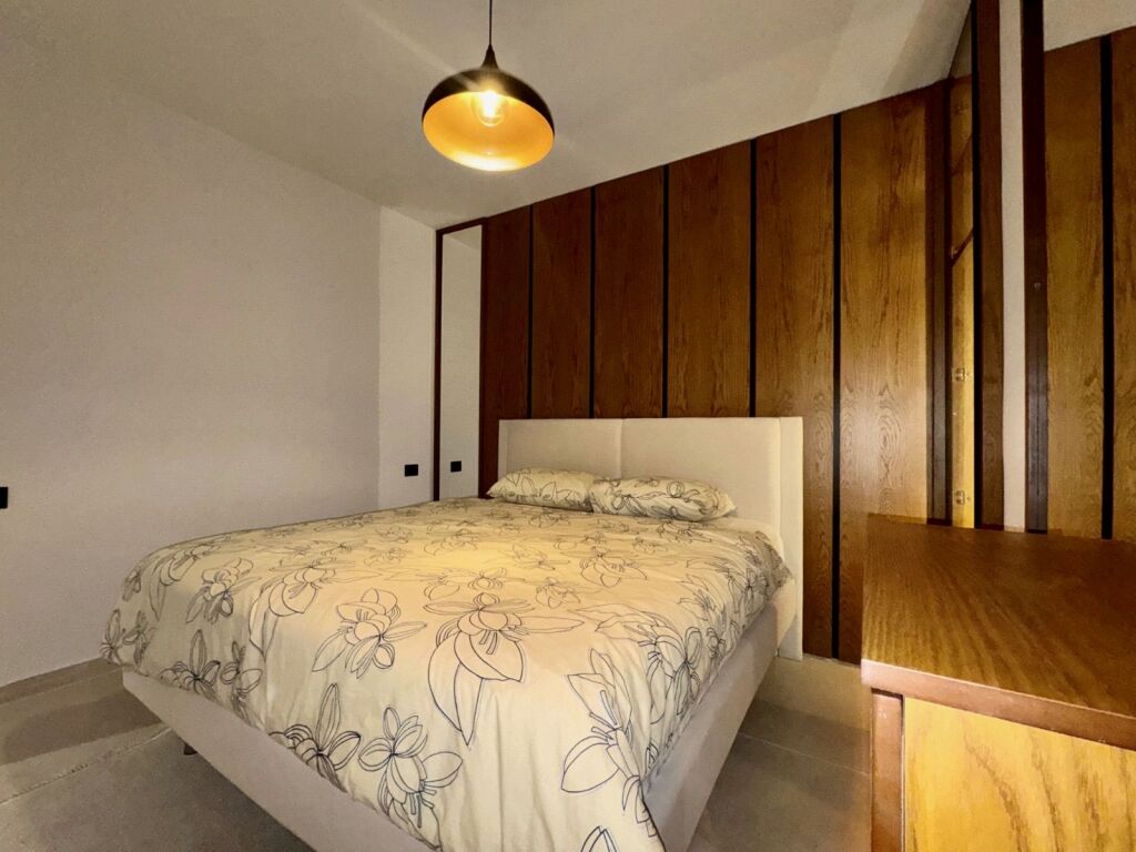 QIRA APARTAMENT 1+1- LIBRI UNIVERSITAR Tirane